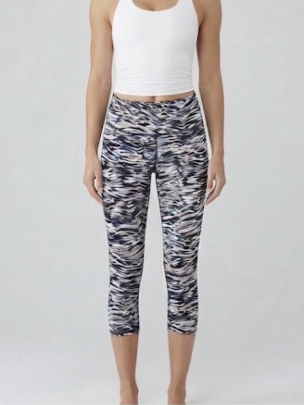Alo Yoga Airbrush Zebra Print Capri Leggings Abstract Wave Size Medium 19”